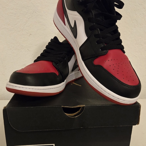 Air Jordan 1 Low - Picture 2 of 7